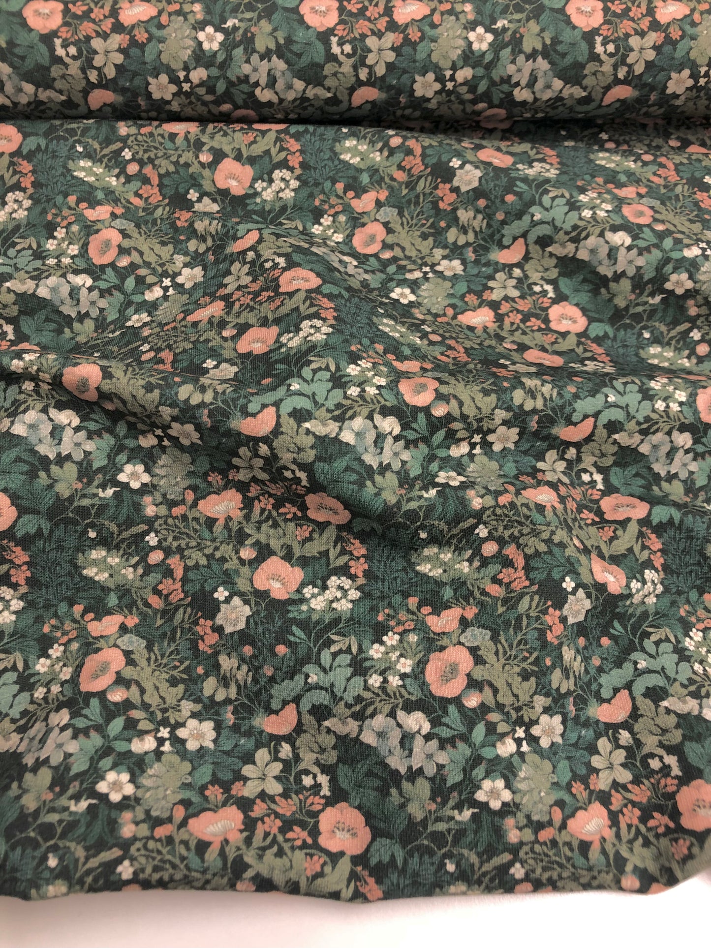 Bio French Terry Scandi flowers dark green Eigenproduktion Reaktivdruck