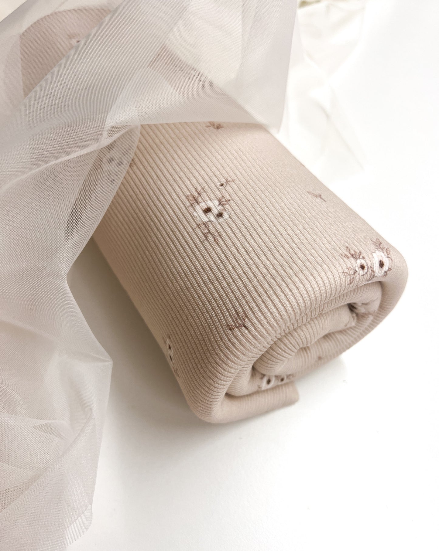 NEU Bio Ribjersey little white flowers on beige Eigenproduktion